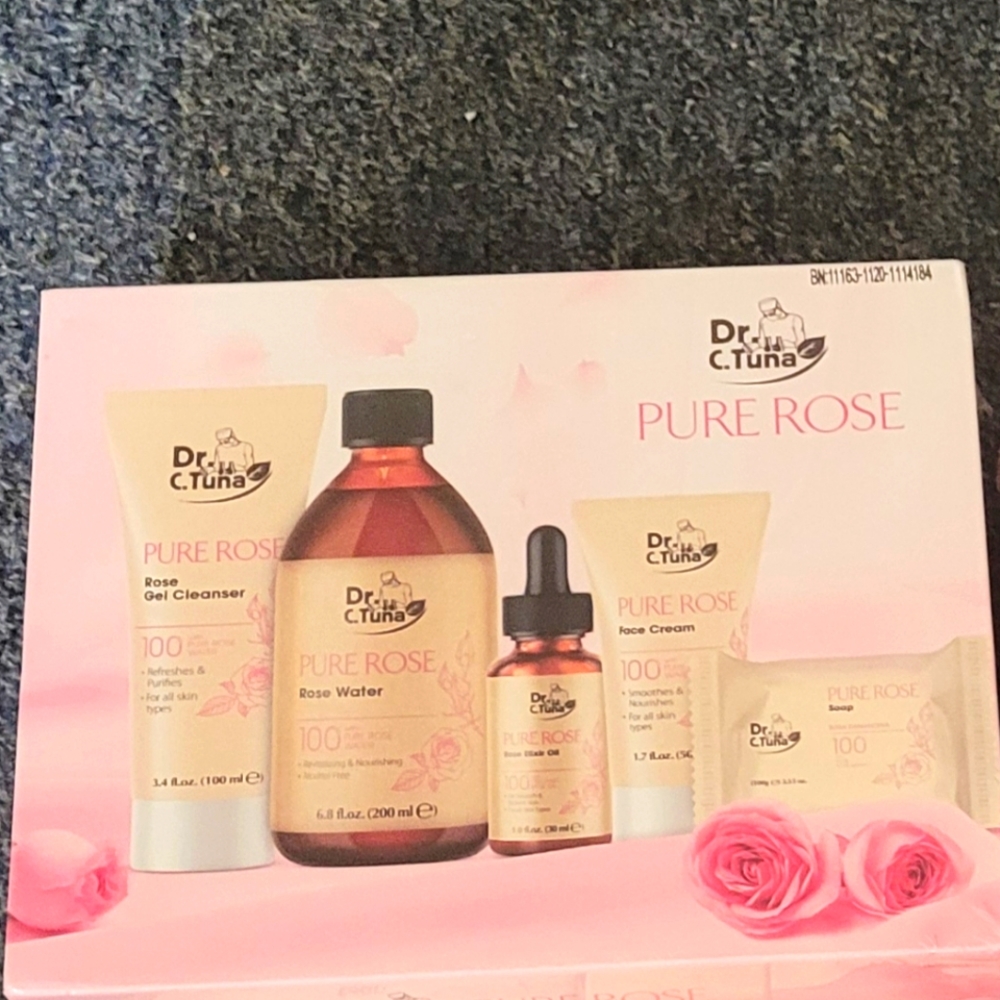 Farmasi Pure Rose Set